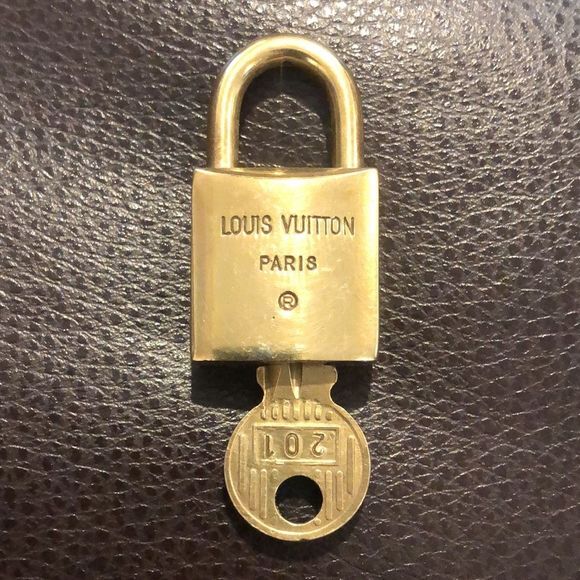 Vintage LV Louis Vuitton Padlock Lock & Key 201 - Picture 3 of 8